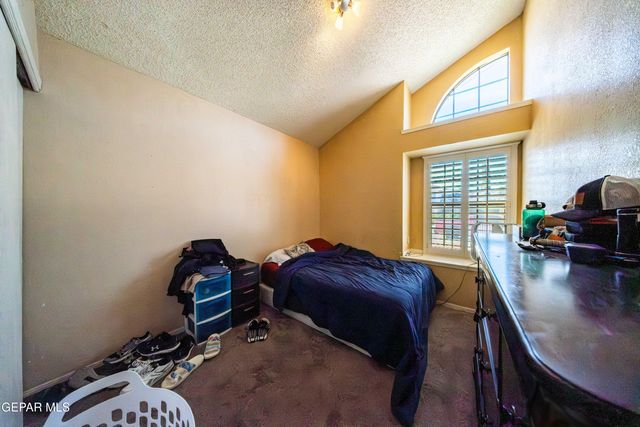 1952 RALPH JANES Place, El Paso, TX 79936