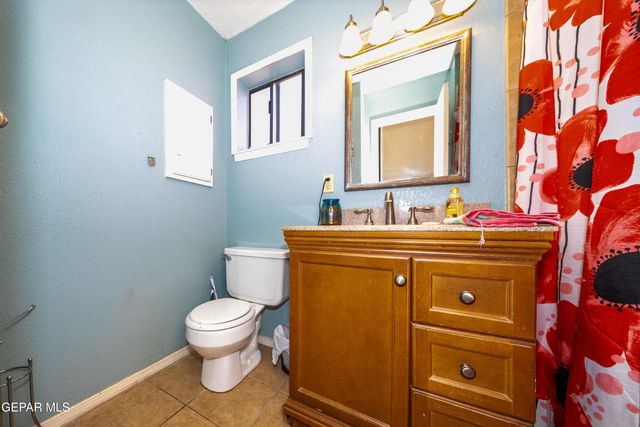 1952 RALPH JANES Place, El Paso, TX 79936