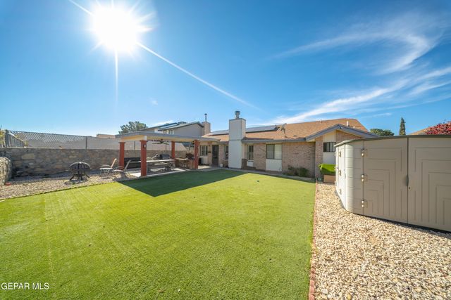 1952 RALPH JANES Place, El Paso, TX 79936