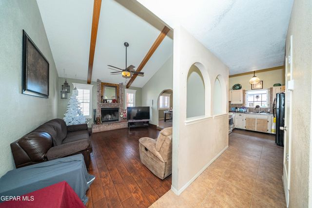 1952 RALPH JANES Place, El Paso, TX 79936