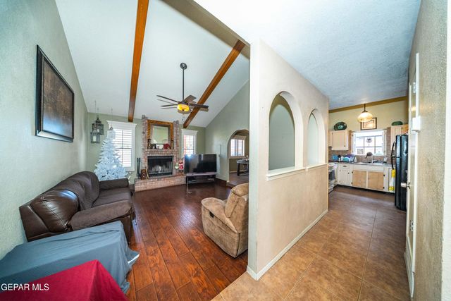 1952 RALPH JANES Place, El Paso, TX 79936