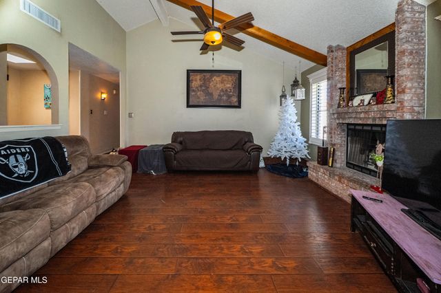 1952 RALPH JANES Place, El Paso, TX 79936