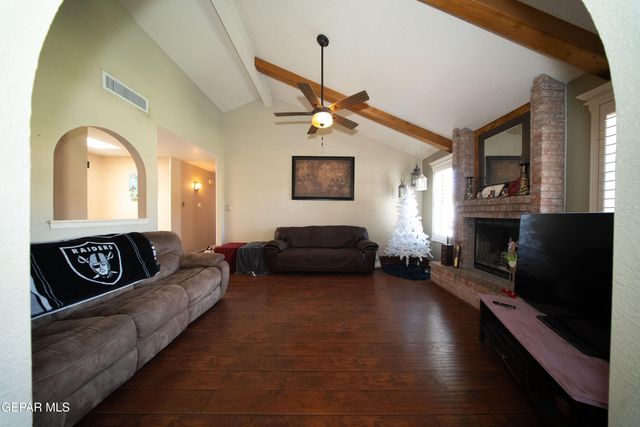 1952 RALPH JANES Place, El Paso, TX 79936