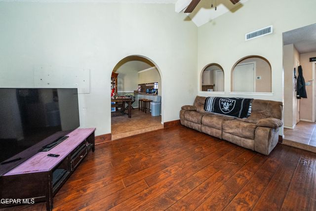 1952 RALPH JANES Place, El Paso, TX 79936