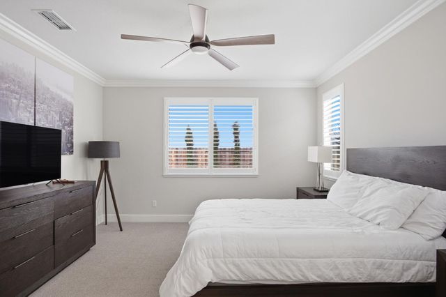 2131 Satinleaf Dr, Riverbank, CA 95367