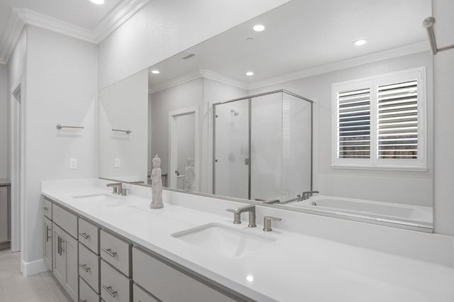 2131 Satinleaf Dr, Riverbank, CA 95367