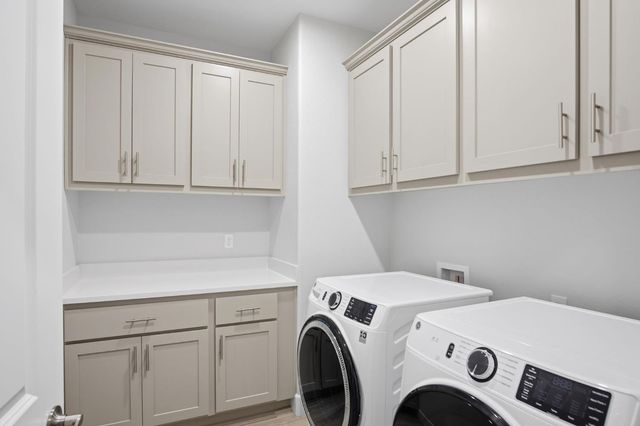 2131 Satinleaf Dr, Riverbank, CA 95367