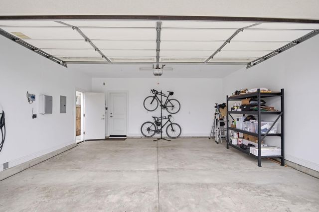 2131 Satinleaf Dr, Riverbank, CA 95367