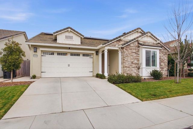 2131 Satinleaf Dr, Riverbank, CA 95367