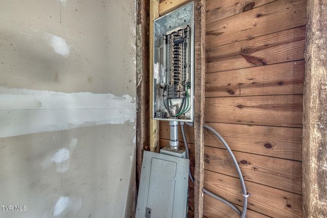 333 Southwest Fuller Street, Abingdon, VA 24210