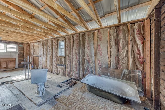 333 Southwest Fuller Street, Abingdon, VA 24210