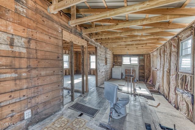 333 Southwest Fuller Street, Abingdon, VA 24210