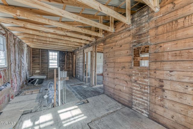 333 Southwest Fuller Street, Abingdon, VA 24210