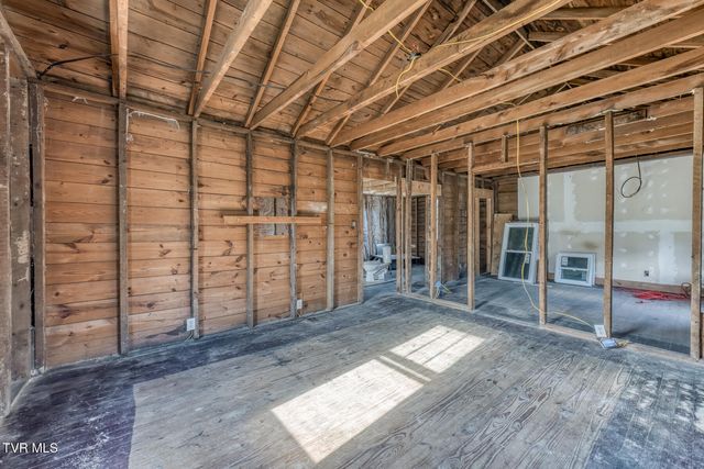 333 Southwest Fuller Street, Abingdon, VA 24210