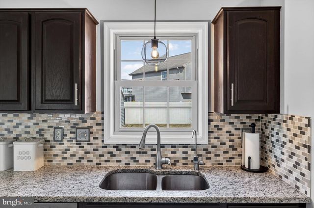 7 SUSSEX DR, Carlisle, PA 17013