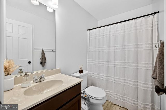 7 SUSSEX DR, Carlisle, PA 17013