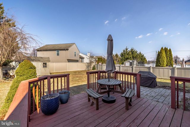 7 SUSSEX DR, Carlisle, PA 17013