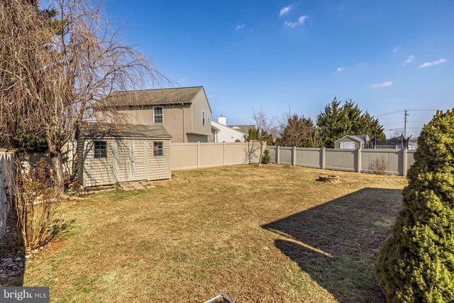 7 SUSSEX DR, Carlisle, PA 17013