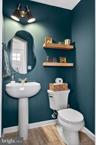 7 SUSSEX DR, Carlisle, PA 17013