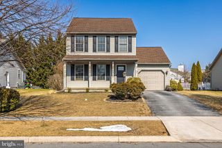 7 SUSSEX DR, Carlisle, PA 17013