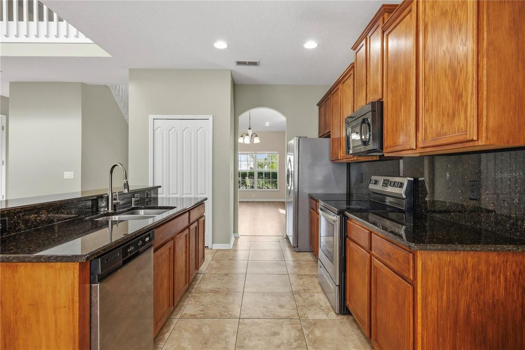 Image 8 of property listing at 16501 CEDAR RUN DRIVE, Orlando, FL 32828