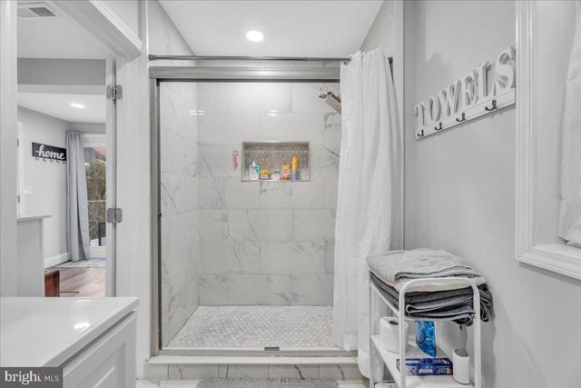 604 LIPPINCOTT AVE, Riverton, NJ 08077