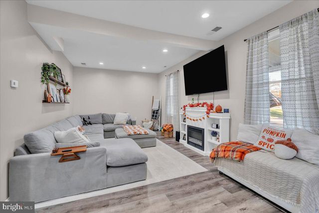 604 LIPPINCOTT AVE, Riverton, NJ 08077