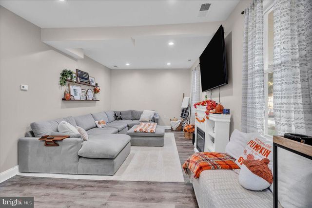 604 LIPPINCOTT AVE, Riverton, NJ 08077