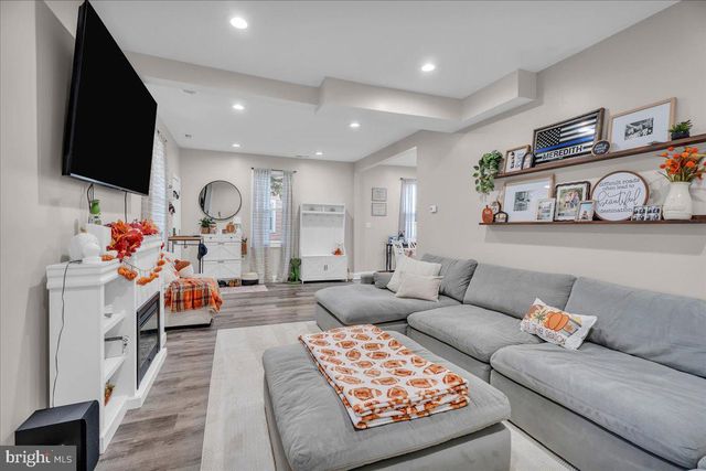 604 LIPPINCOTT AVE, Riverton, NJ 08077
