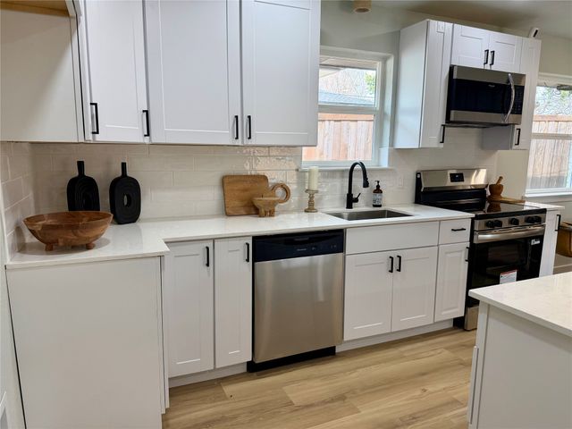 6526 Rock Canyon Trail, Dallas, TX 75232