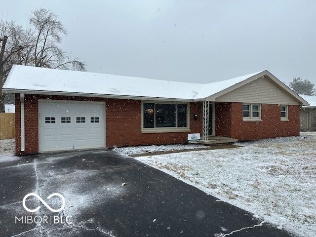 1612 Rocky Ford Road, Columbus, IN 47203