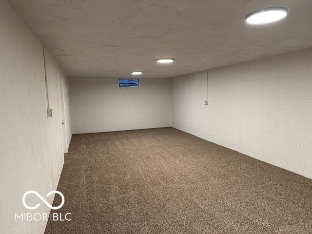 1612 Rocky Ford Road, Columbus, IN 47203