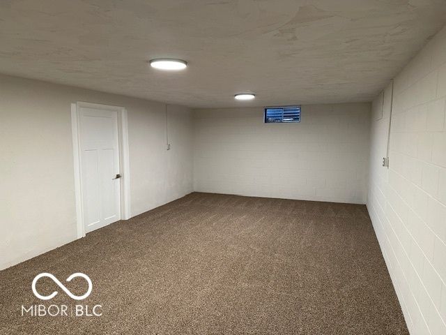 1612 Rocky Ford Road, Columbus, IN 47203