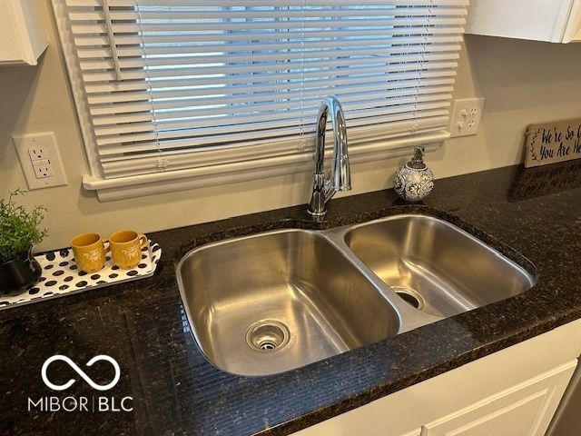 1612 Rocky Ford Road, Columbus, IN 47203