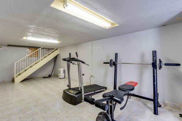 1400 W 51st St S, Wichita, KS 67217