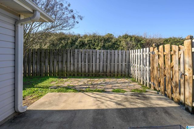 1040 VILLAGE TRAIL, Calera, AL 35040