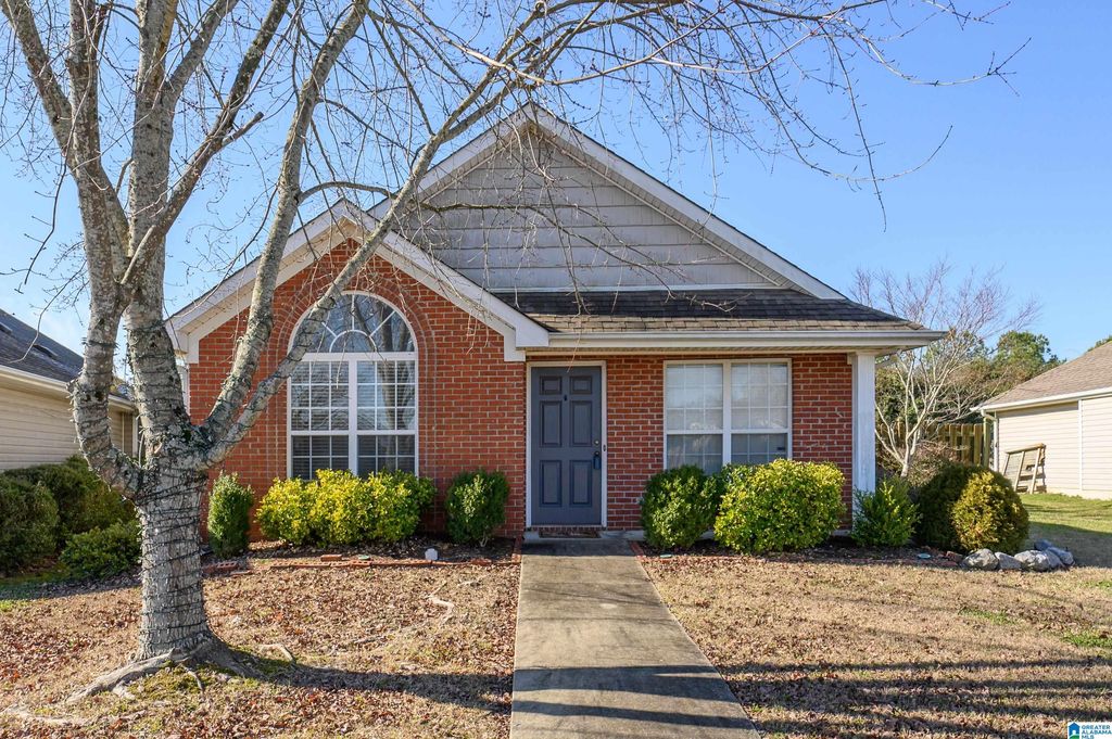 1040 VILLAGE TRAIL, Calera, AL 35040