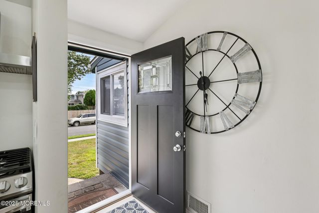 3 Duke Lane, Hazlet, NJ 07730