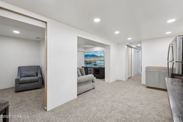 3 Duke Lane, Hazlet, NJ 07730