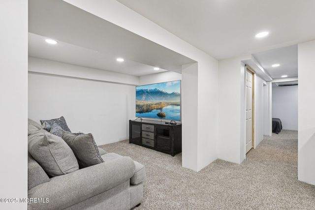 3 Duke Lane, Hazlet, NJ 07730