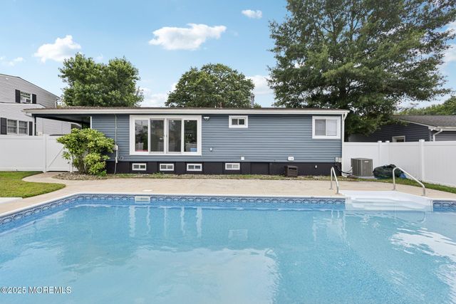 3 Duke Lane, Hazlet, NJ 07730