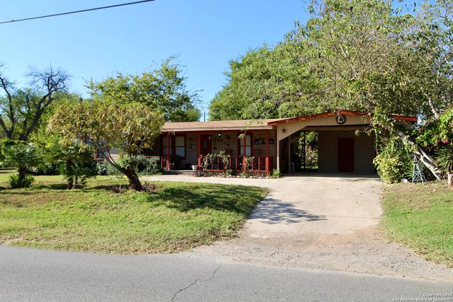 19411 Somerset, Lytle, TX 78052