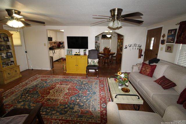 19411 Somerset, Lytle, TX 78052