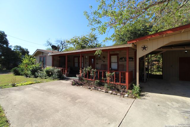 19411 Somerset, Lytle, TX 78052