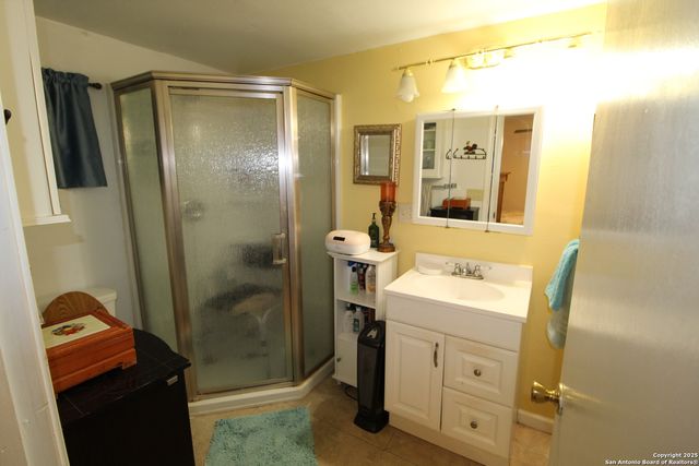 19411 Somerset, Lytle, TX 78052