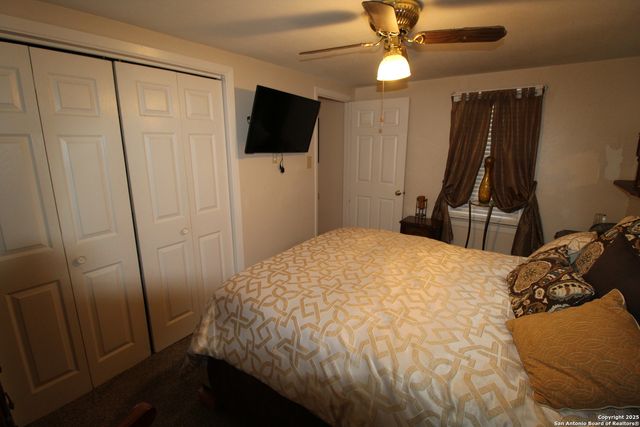 19411 Somerset, Lytle, TX 78052