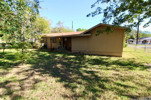19411 Somerset, Lytle, TX 78052