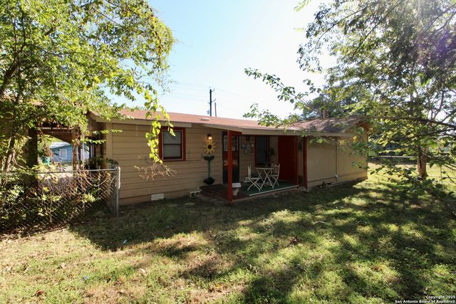 19411 Somerset, Lytle, TX 78052