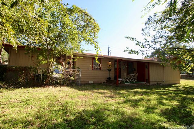 19411 Somerset, Lytle, TX 78052