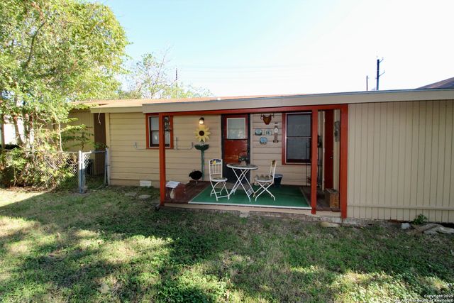 19411 Somerset, Lytle, TX 78052